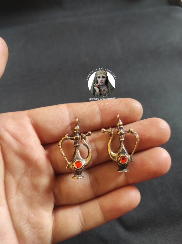 Afghan vintage look top studs