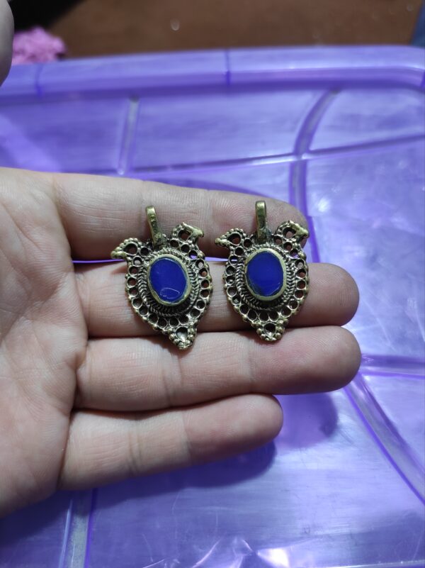 Afghan studs