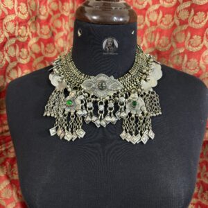 Vintage choker