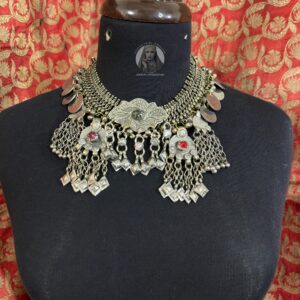 Vintage choker