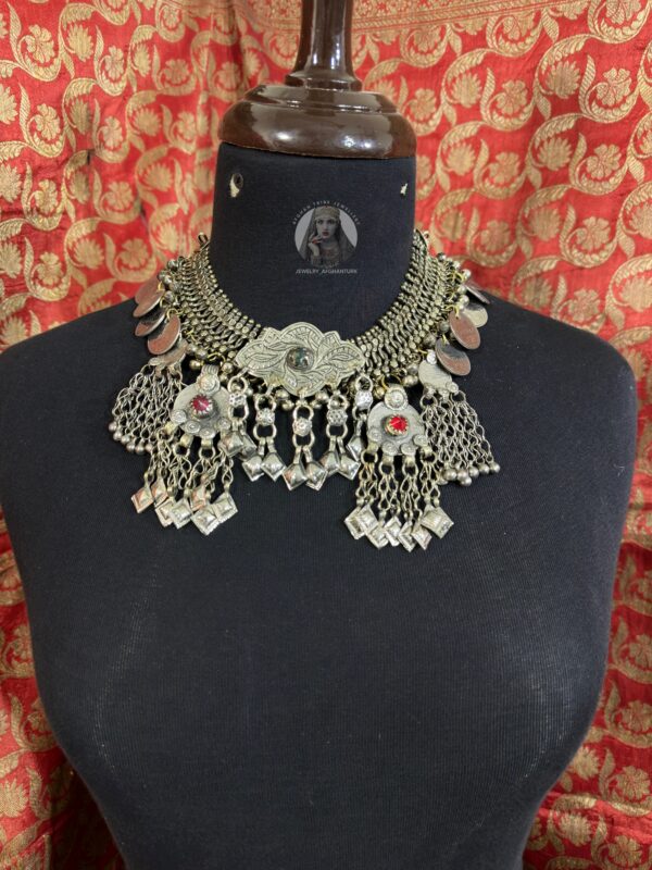 Vintage choker