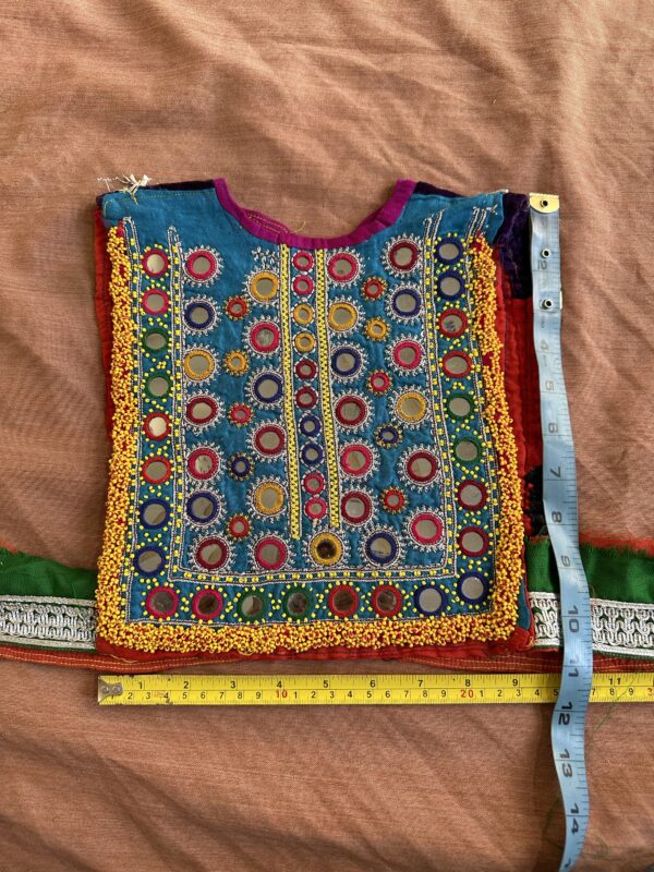 Embroidery neckline