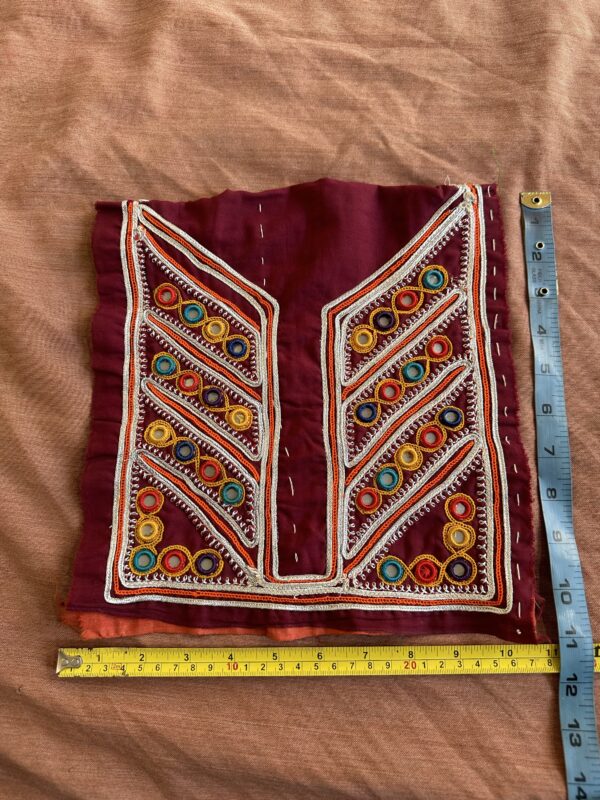 Embroidery neckline