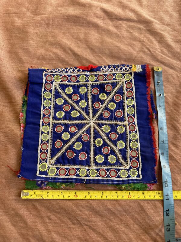 Embroidery neckline