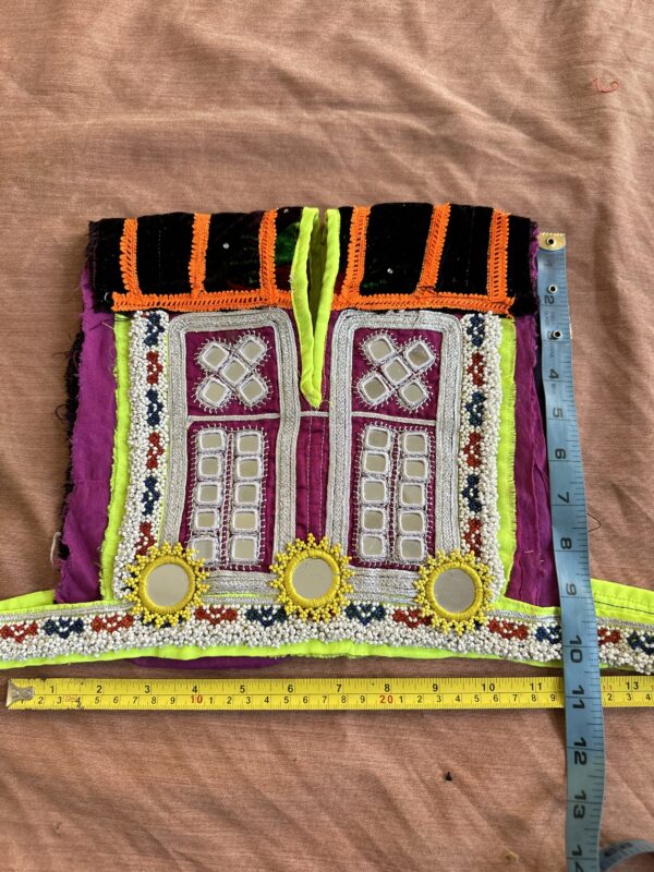 Embroidery neckline