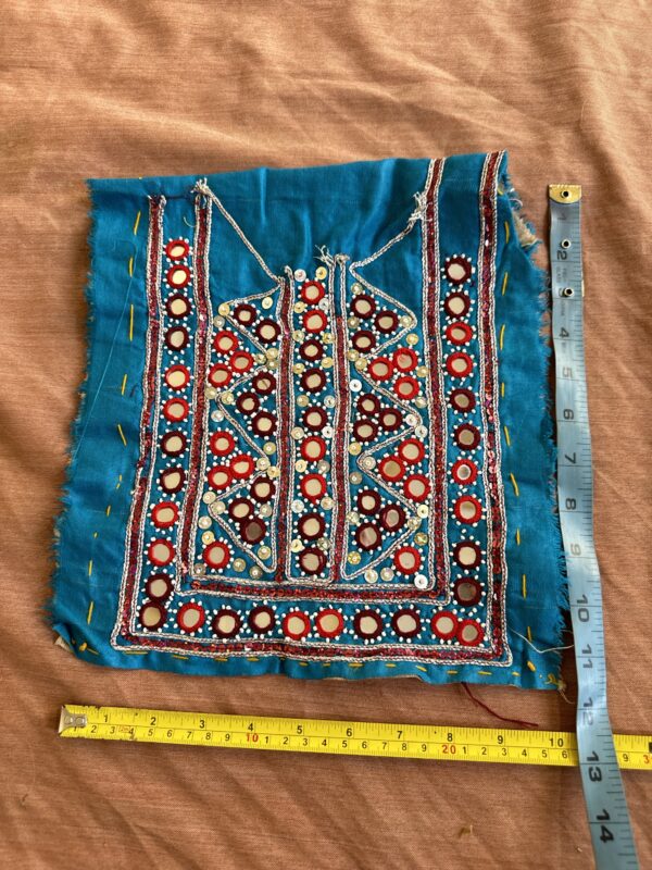 Embroidery neckline