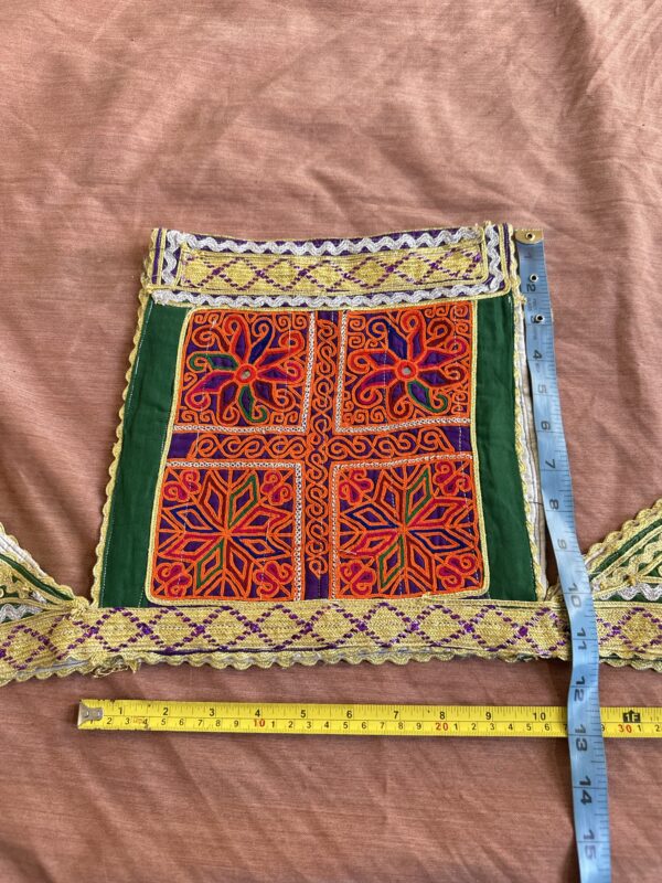 Embroidery neckline