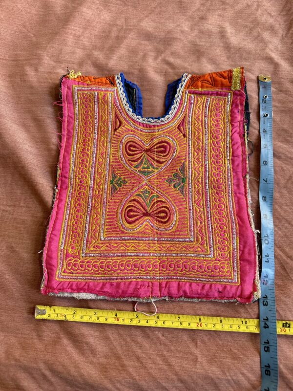 Embroidery neckline