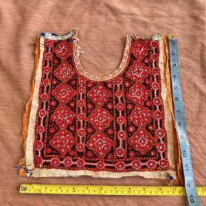 Embroidery neckline