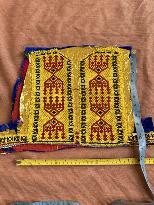 Embroidery neckline