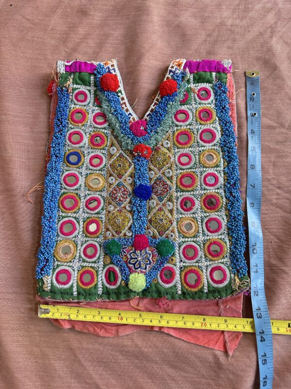 Embroidery neckline