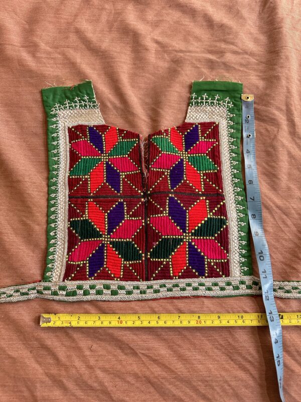 Embroidery neckline