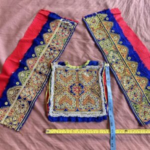 Embroidery neckline