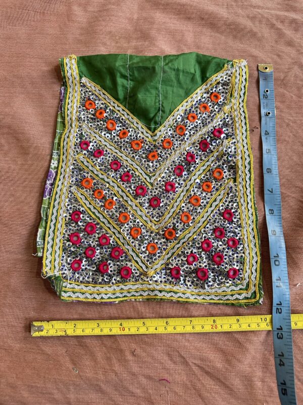 Embroidery neckline