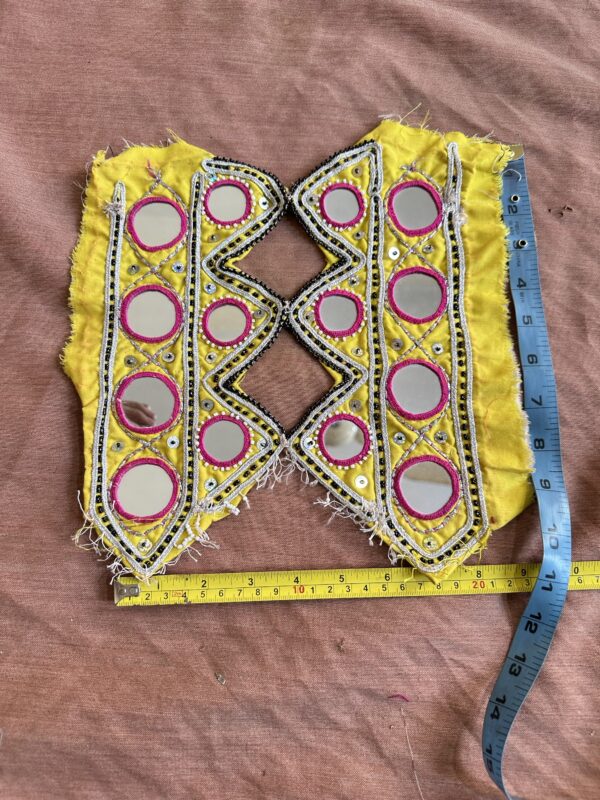 Embroidery neckline