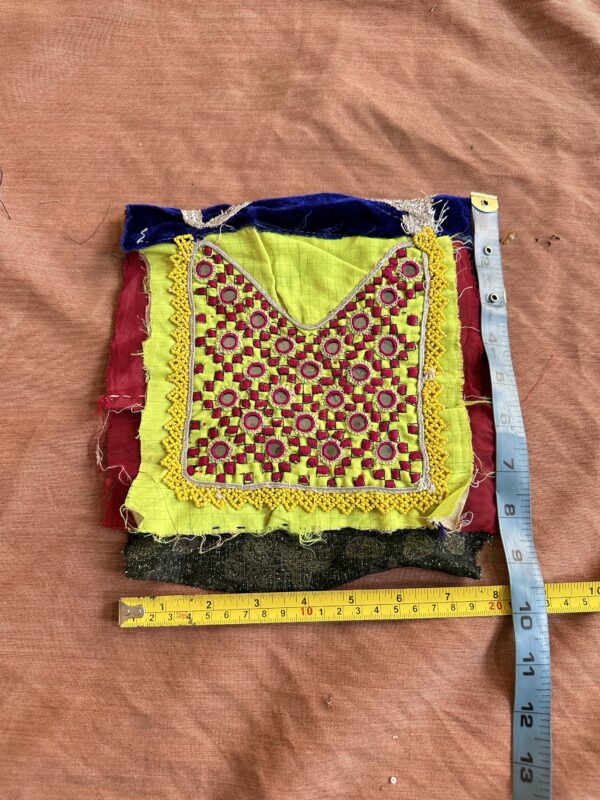 Embroidery neckline
