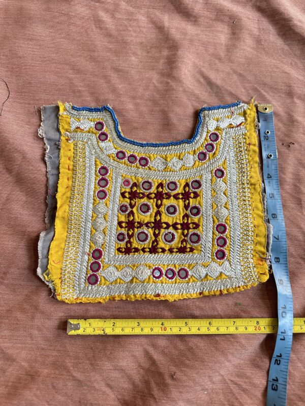 Embroidery neckline