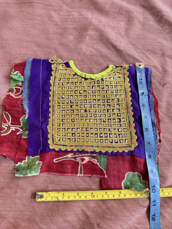 Embroidery neckline
