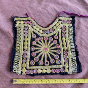 Embroidery neckline