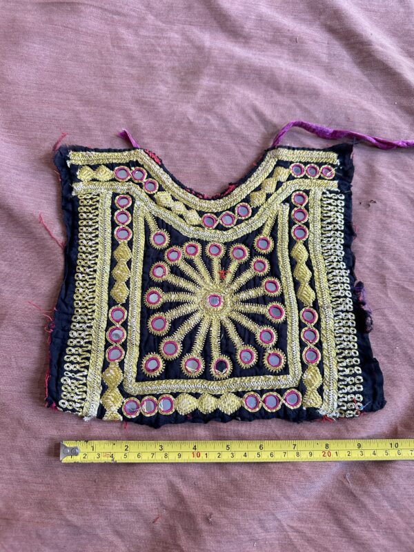 Embroidery neckline