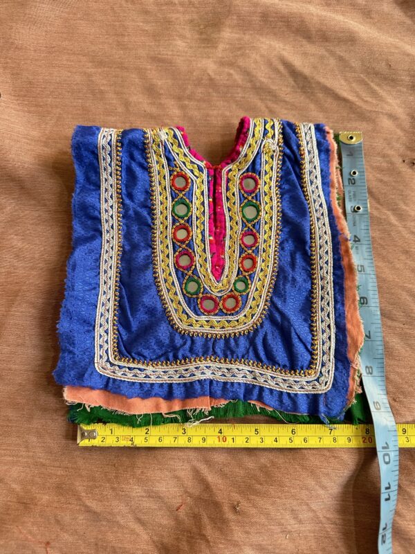Embroidery neckline