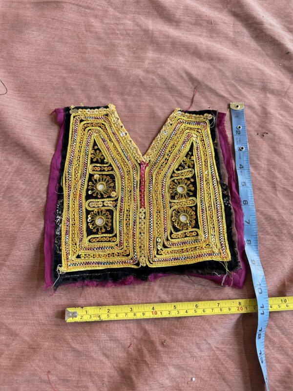 Embroidery neckline