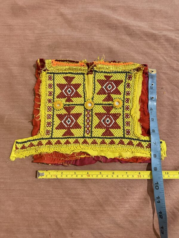 Embroidery neckline
