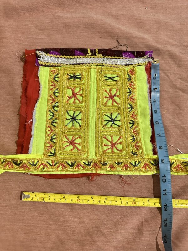 Embroidery neckline
