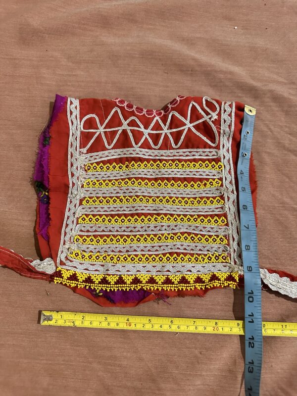 Embroidery neckline