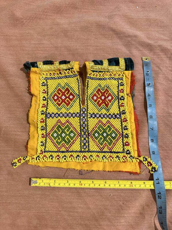 Embroidery neckline