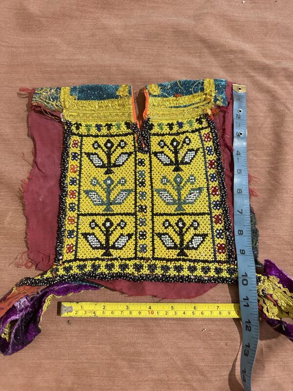 Embroidery neckline