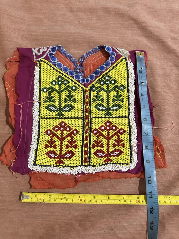 Embroidery neckline
