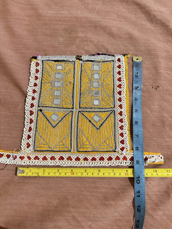 Embroidery neckline