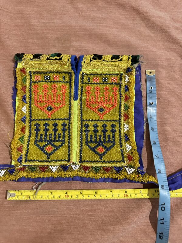 Embroidery neckline