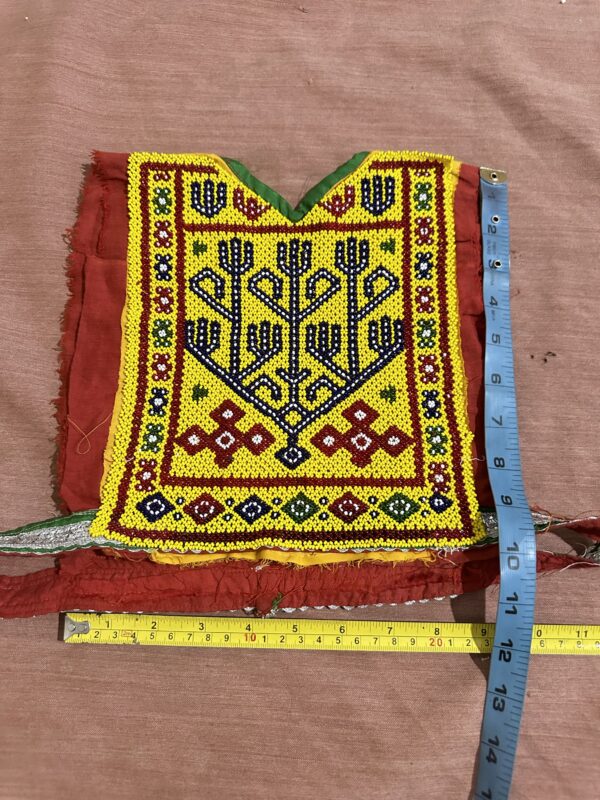 Embroidery neckline