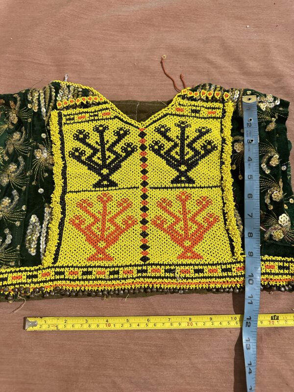 Embroidery neckline
