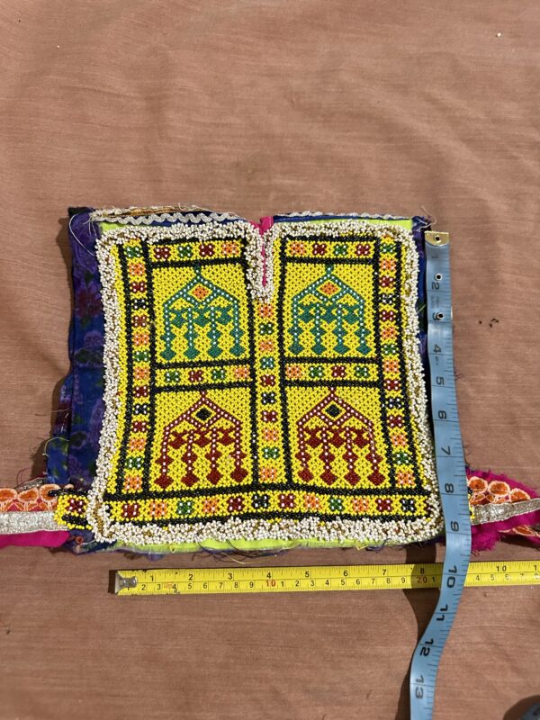 Embroidery neckline