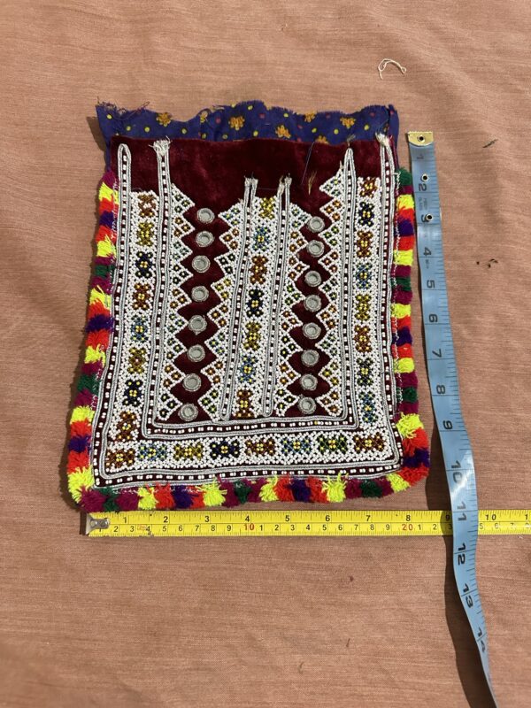 Embroidery neckline