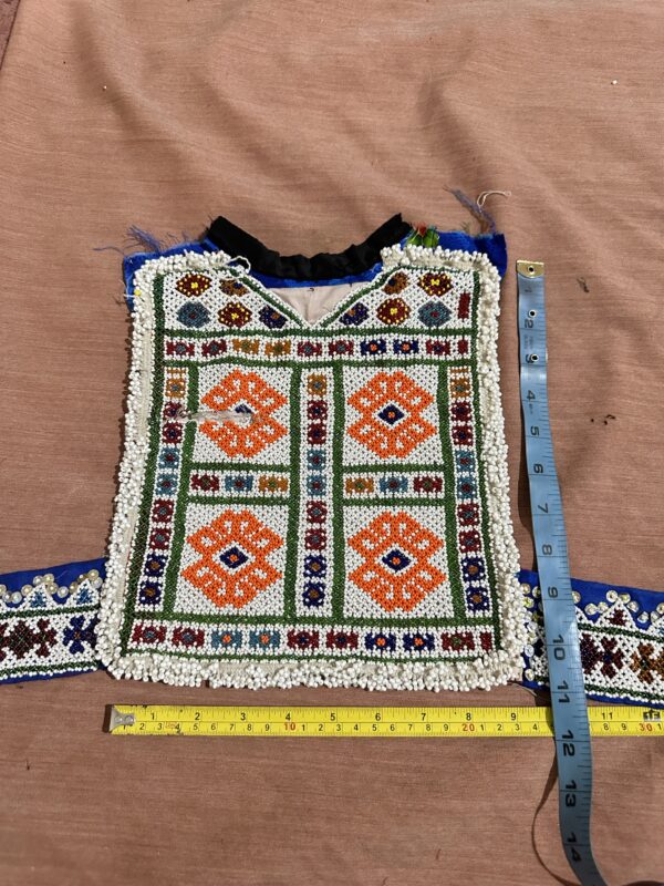 Embroidery neckline