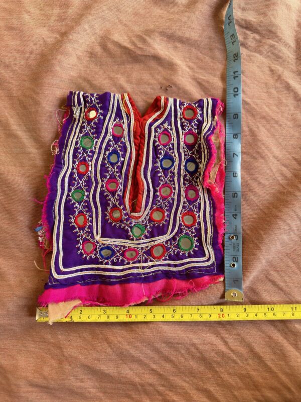 Embroidery neckline