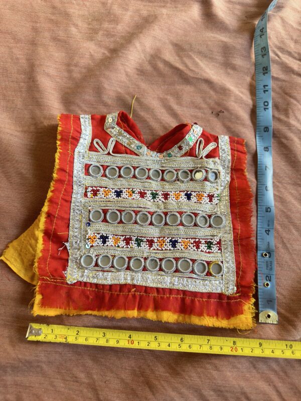 Embroidery neckline
