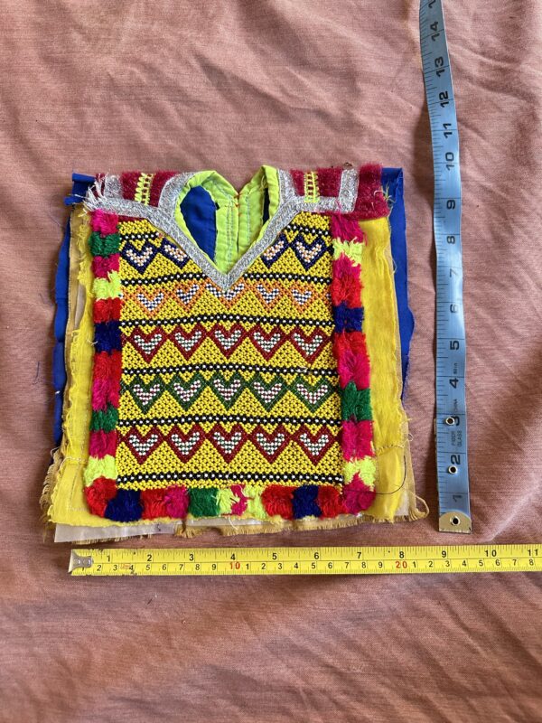 Embroidery neckline