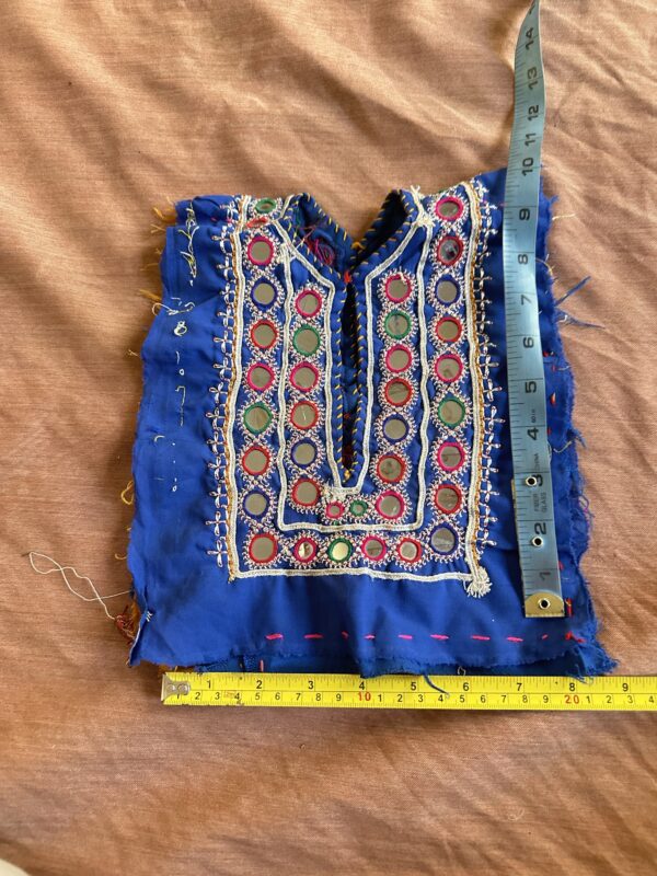 Embroidery neckline