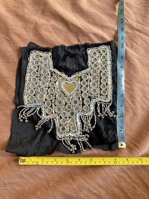 Embroidery neckline