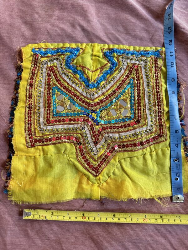 Embroidery neckline