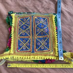 Embroidery neckline
