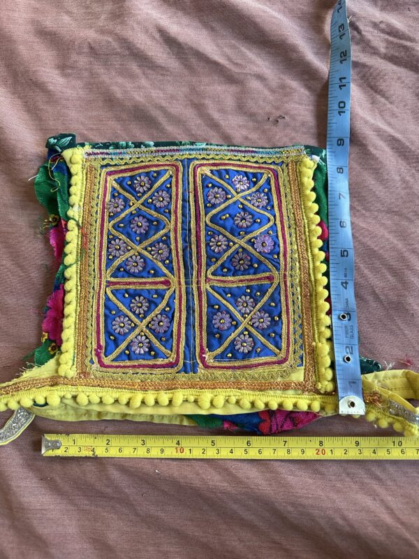 Embroidery neckline