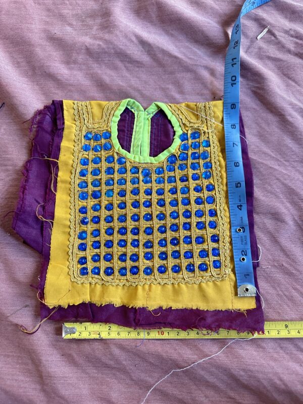 Embroidery neckline