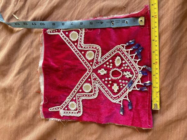 Embroidery neckline