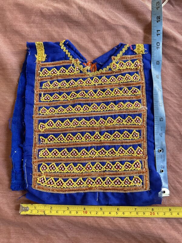 Embroidery neckline